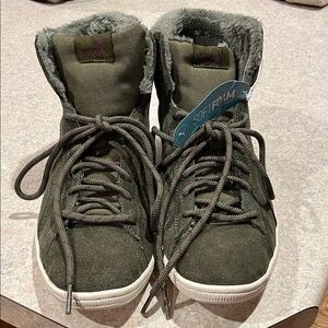 Puma Vikky Mid Fur Lined Shoes NWT